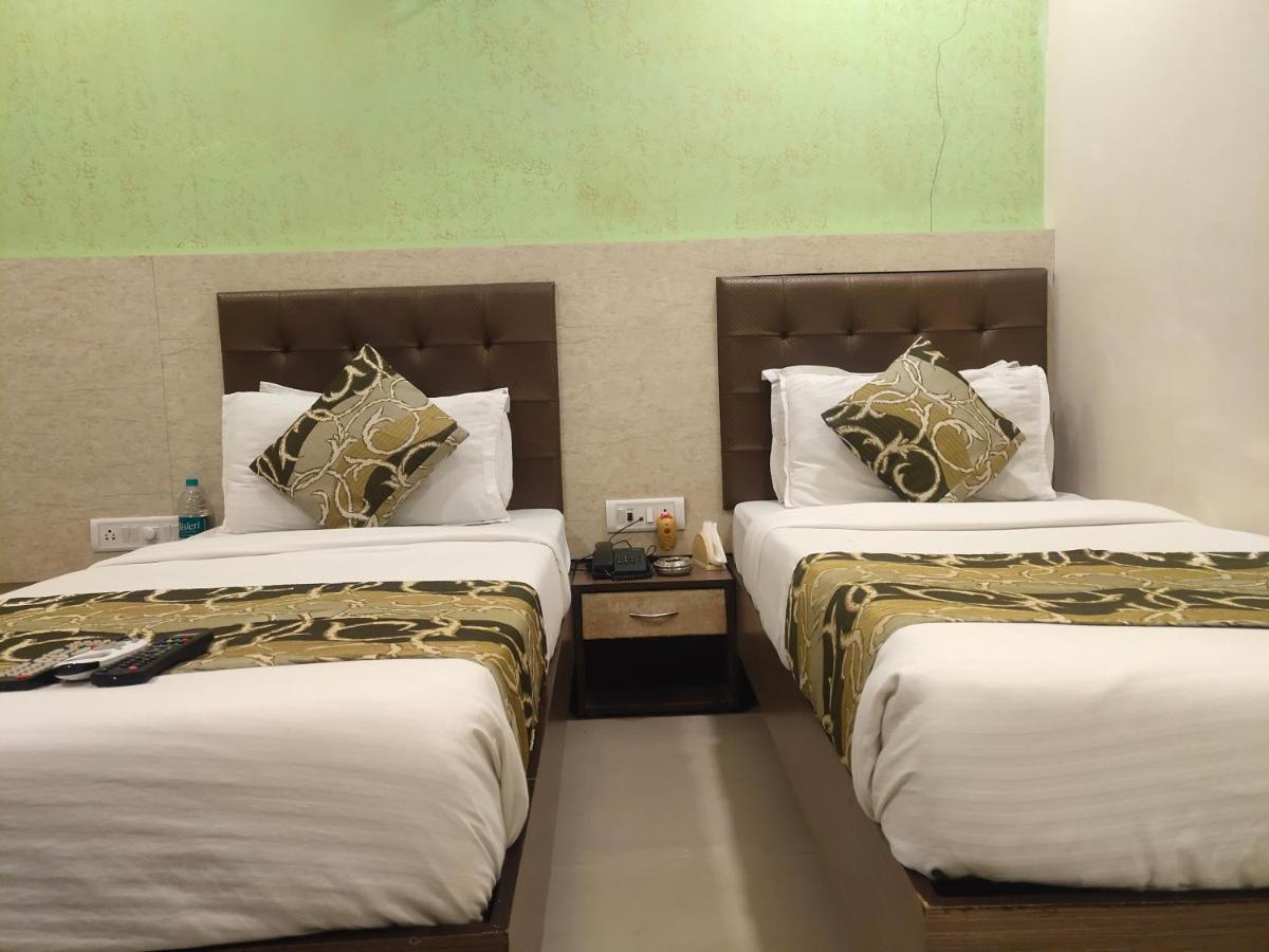 Hotel Golden Nest Popular Residency Mumbai Exterior photo