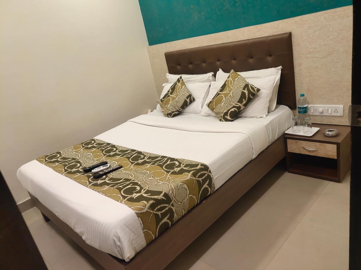 Hotel Golden Nest Popular Residency Mumbai Exterior photo