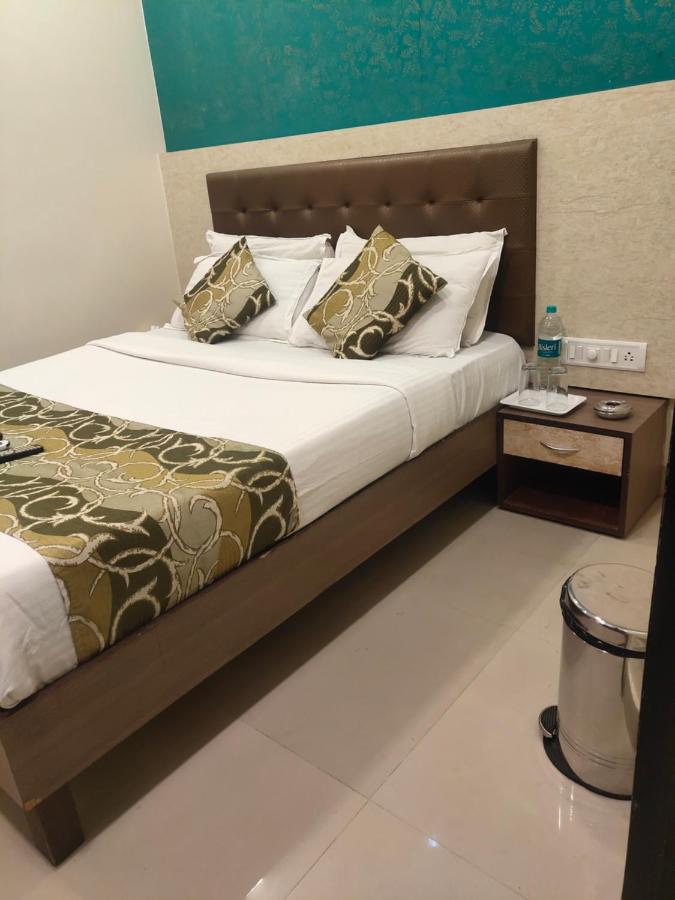 Hotel Golden Nest Popular Residency Mumbai Exterior photo